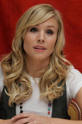 Kristen Bell’s Beautiful Portraits | HQ Celebrity